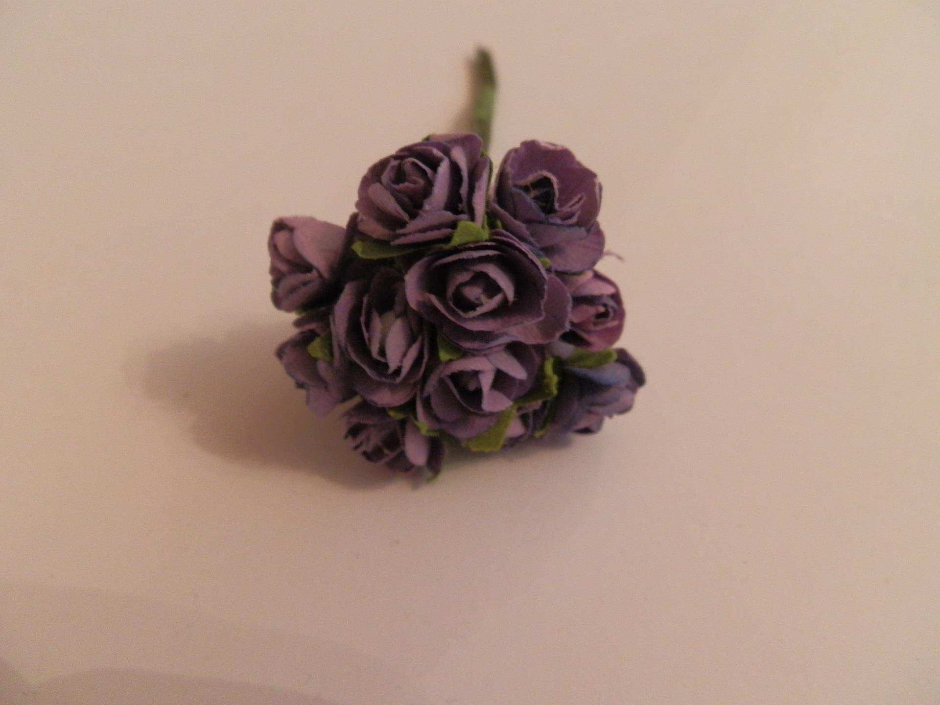 Hermosas rosas abiertas de papel pequeño - racimo de 12 - Imagen 8 de 9