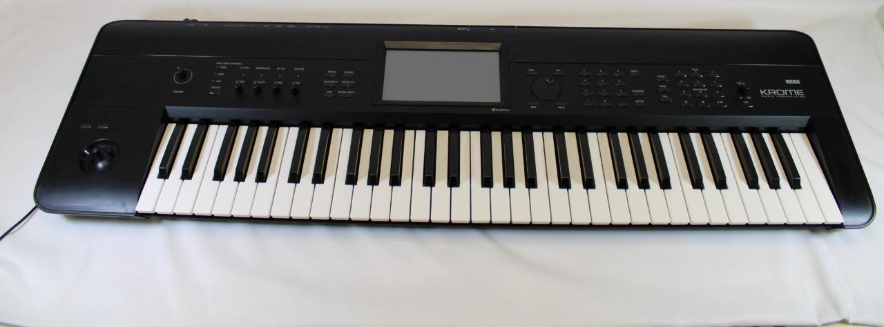 KORG KROME Music Workstation Model KROME-61 Natural Touch Keyboard With Adaptor