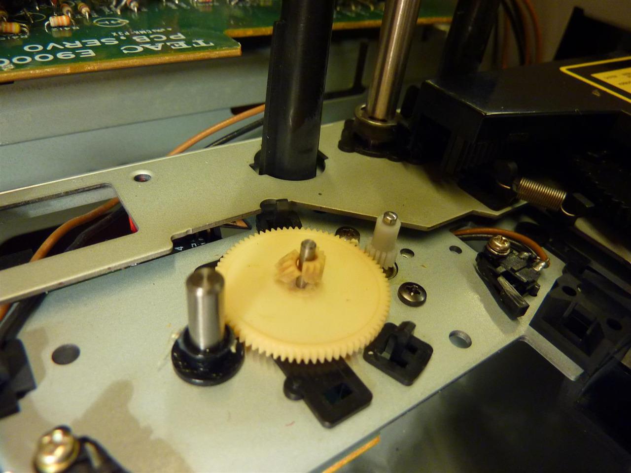 TEAC VRDS LASER GEAR Sled Rack Gear B + Teac TRAY GEAR (1x each gear