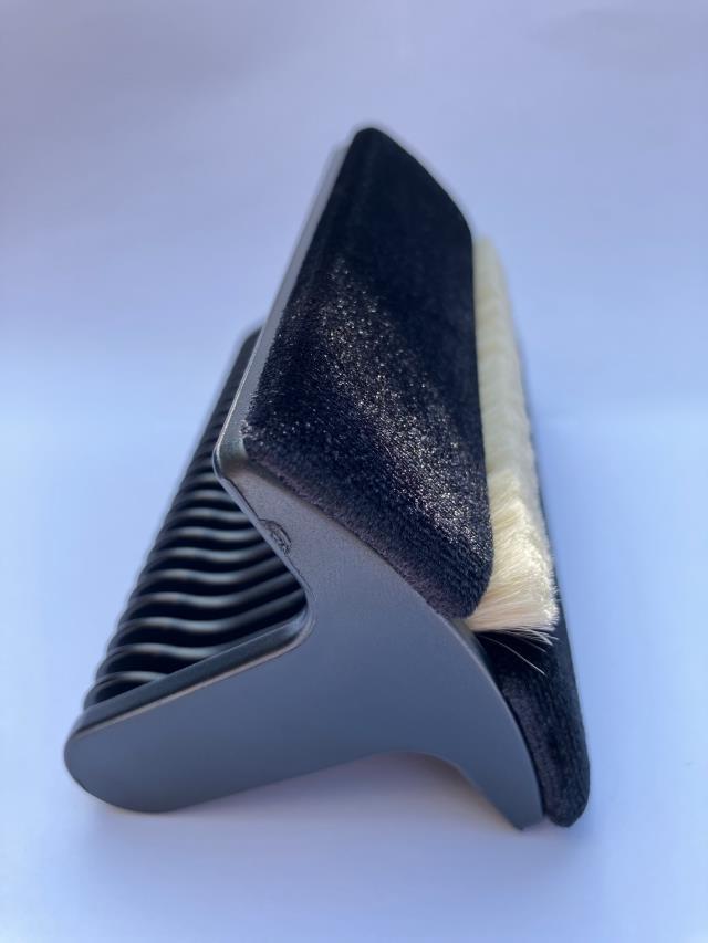 identical to thorens-brush-goathair(except no logo version)