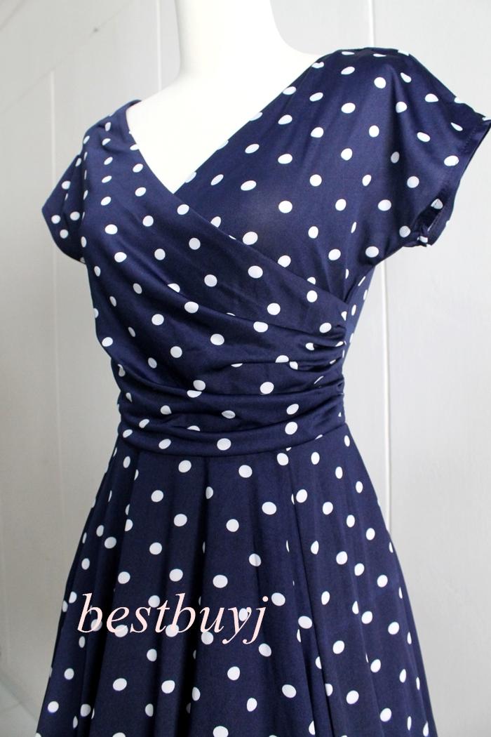 Shop by category Old Navy women’s size medium dark blue & green polka dot style dress % Polyester. - 40 inch bust - 36 inch shoulder to hem Pet friendly, I ship Within 48 hours of payment, normally sooner. OLD NAVY WHITE AND BLUE POLKA DOT DRESS SIZE SMALL.