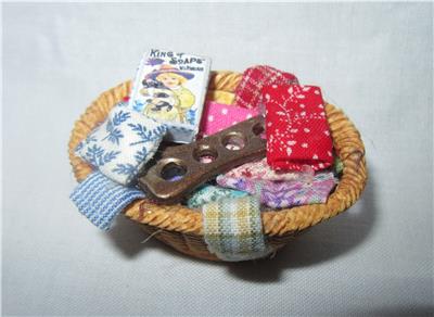 Dollhouse 1:12 Scale Hand Made Miniature Clothes Basket Laundry Basket Toy