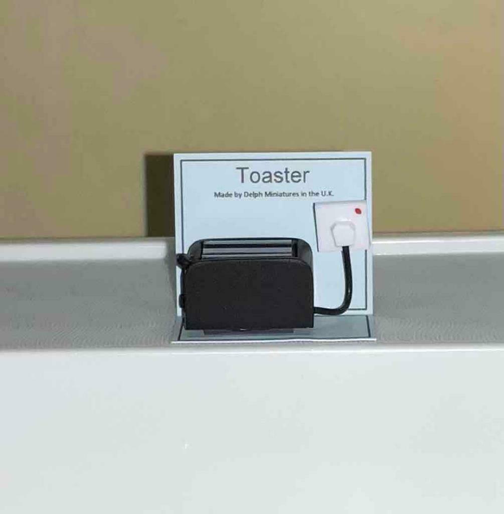 MINIATURE DOLLHOUSE 1:12 SCALE ELECTRIC TOASTER - H37 - Picture 2 of 9