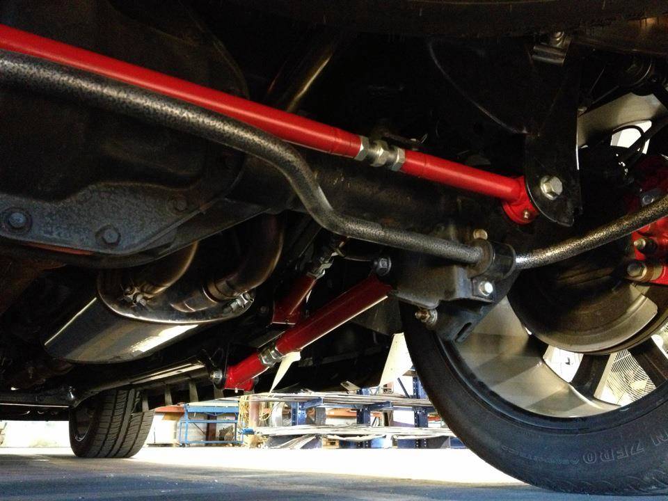 Adjustable Rear Panhard Track Bar with Poly Bushings 20092016 Dodge