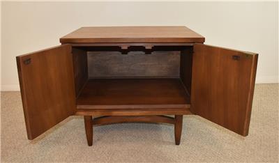 Broyhill Sculptra Nightstand | eBay