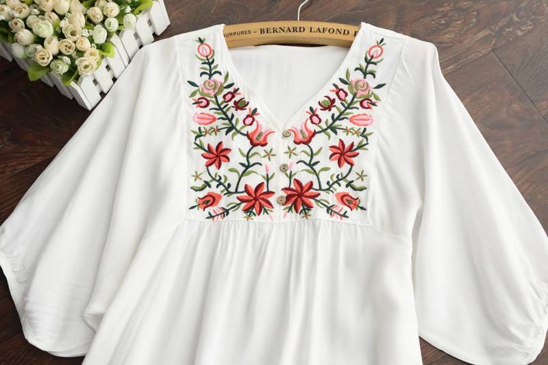White Women Embroidered Floral Peasant Blouse Boho Mexican Gypsy Dress ...