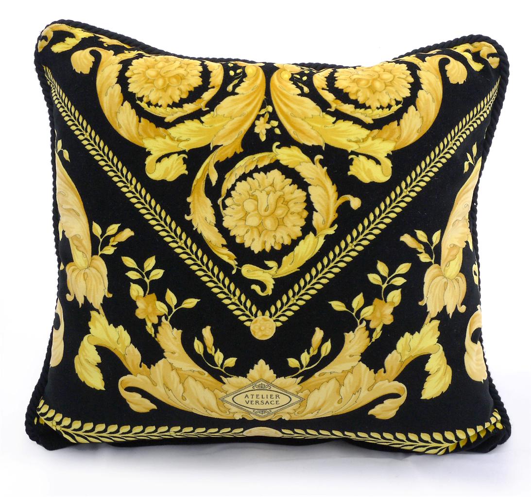 有關以下物品的詳細資料: rare gianni versace home black & gold