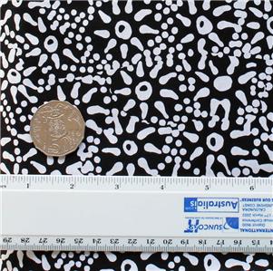 AUSTRALIAN ABORIGINAL ART QUILT FABRIC WATERHOLE /& SEEDS WHITE by FQ or METRES
