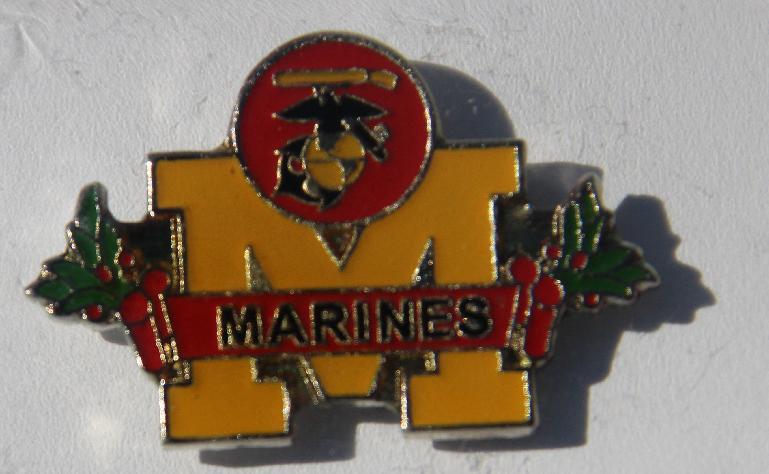 Spille a tema militare - bavero, cappello, ecc. - Foto 17 di 18