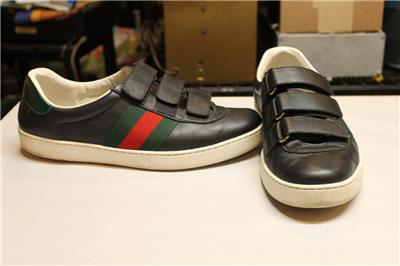 スニーカー GUCCI SNEAKER (785452AAEW9 6143) Men's Gucci Ace sneaker with Web in black GG Supreme canvas