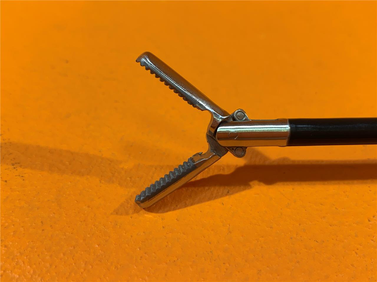 Snowden Pencer Surgical Laparoscopic, 5mm, Bullet Nose Grasping Forceps