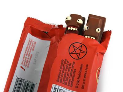 KILL KAT EVIL WAFERS MILK CHOCOLATE VERSION VINYL FIGURE ANDREW