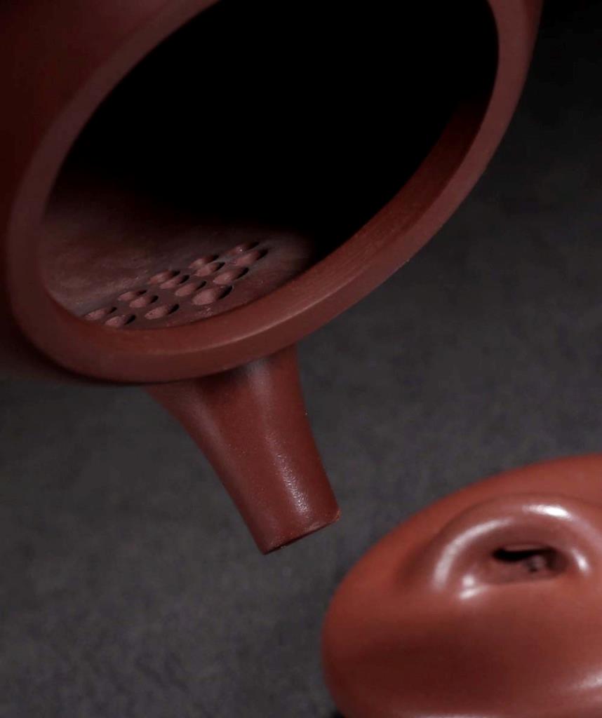 Gu Jingzhou Signed Old Chinese Handmade Yixing Zisha Teapot w