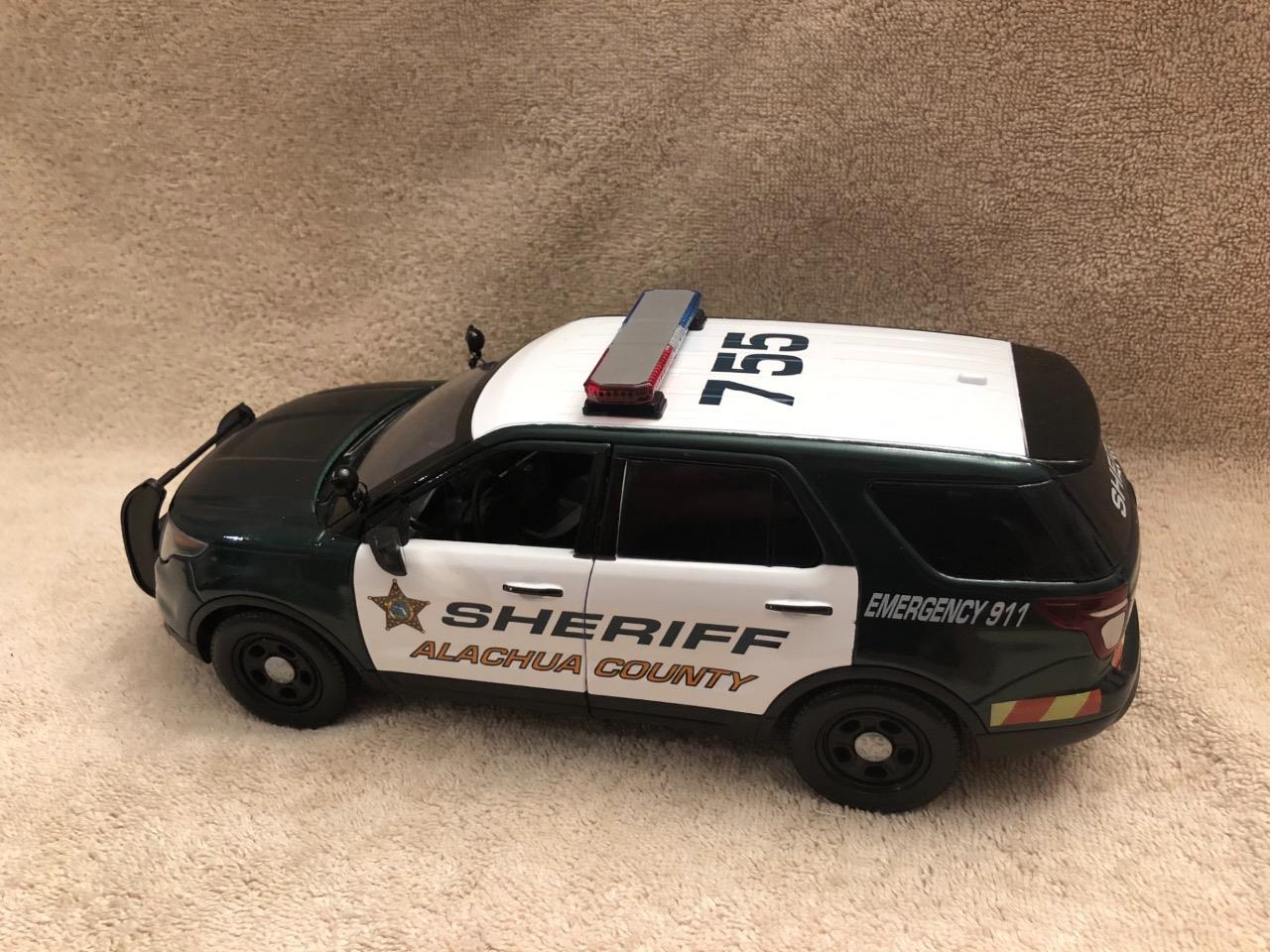 diecast police cars with lights and sirens