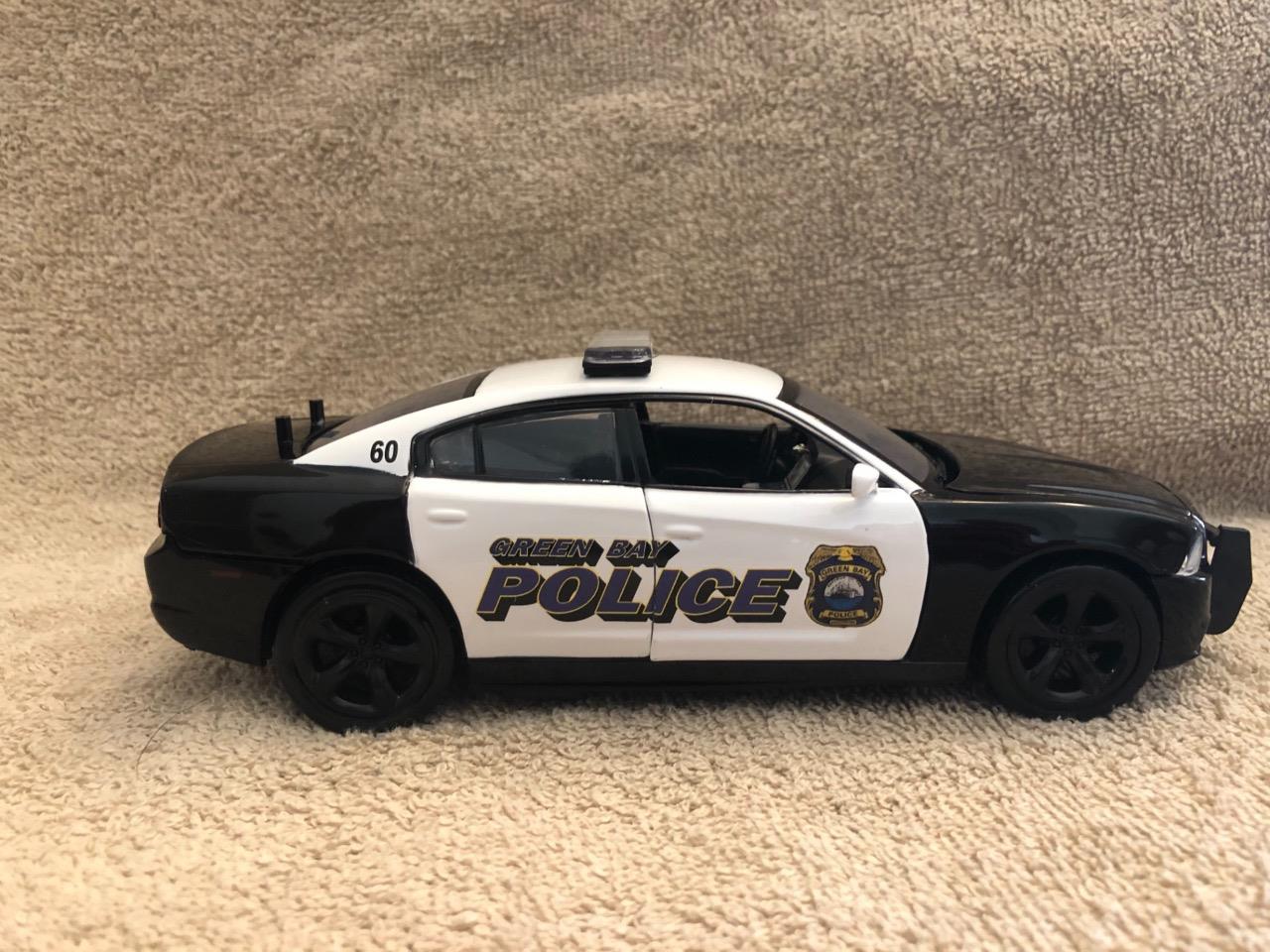 diecast police car models with working lights