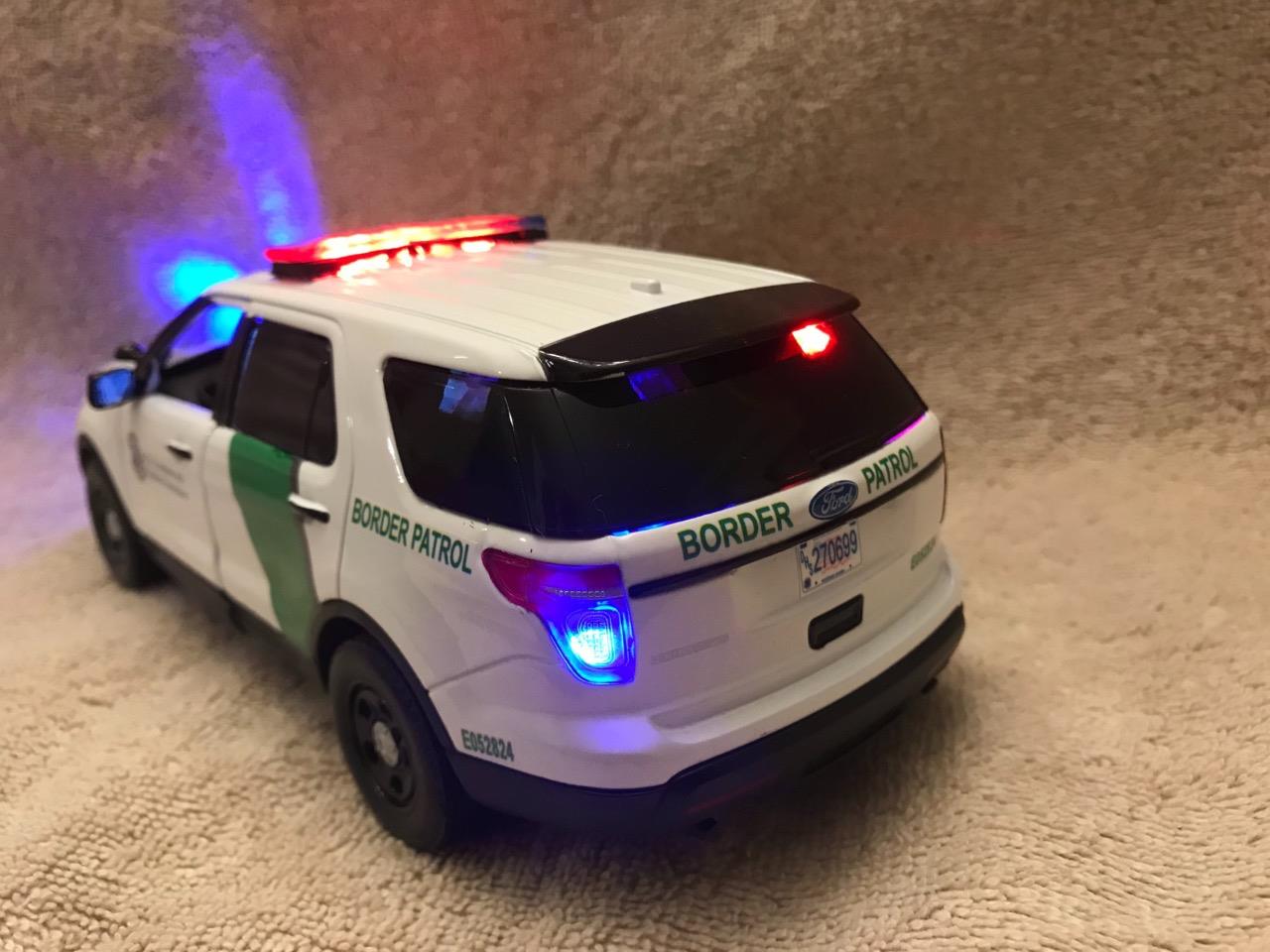 diecast police car models with working lights