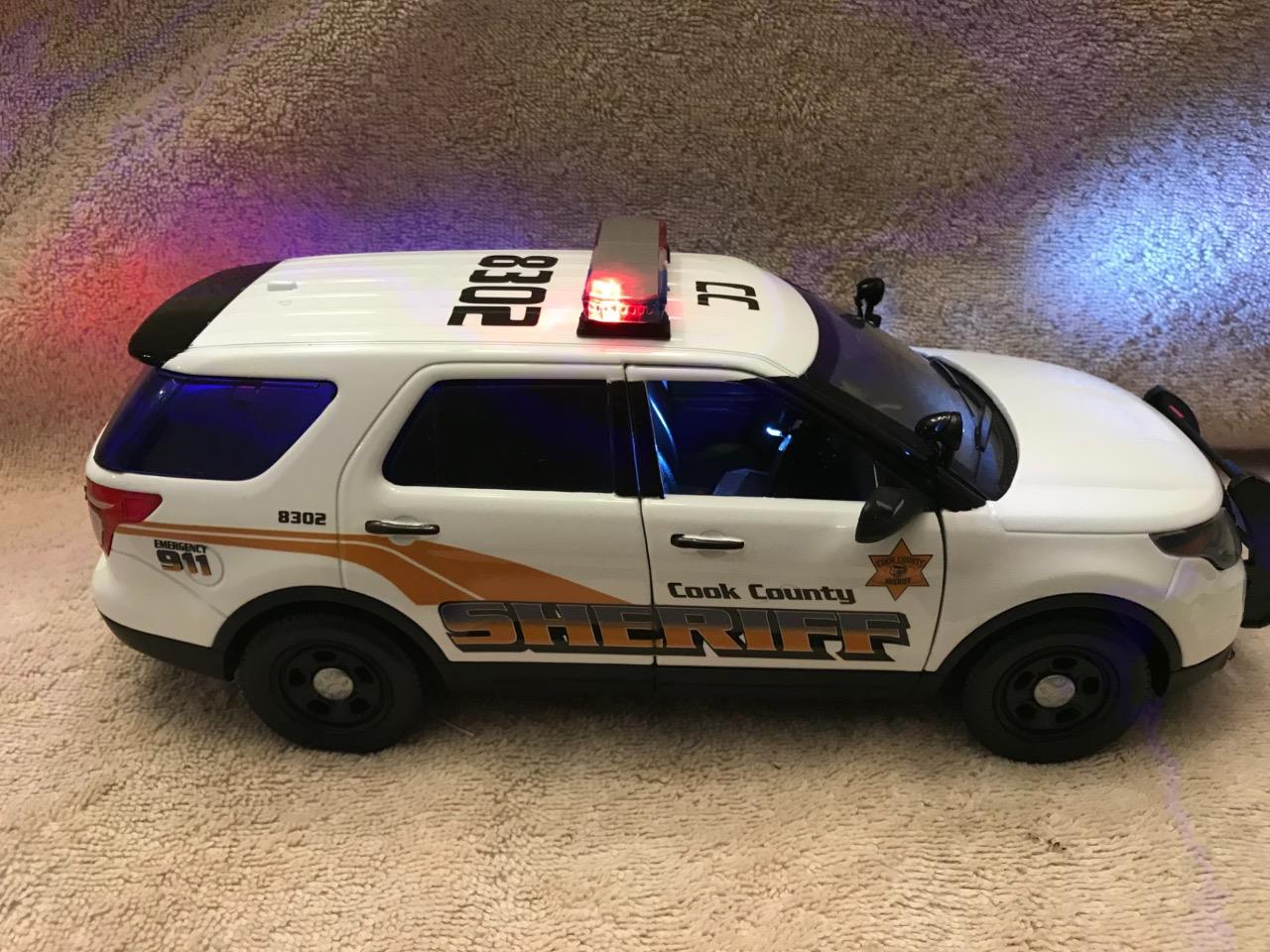 1 18 police cars with working lights