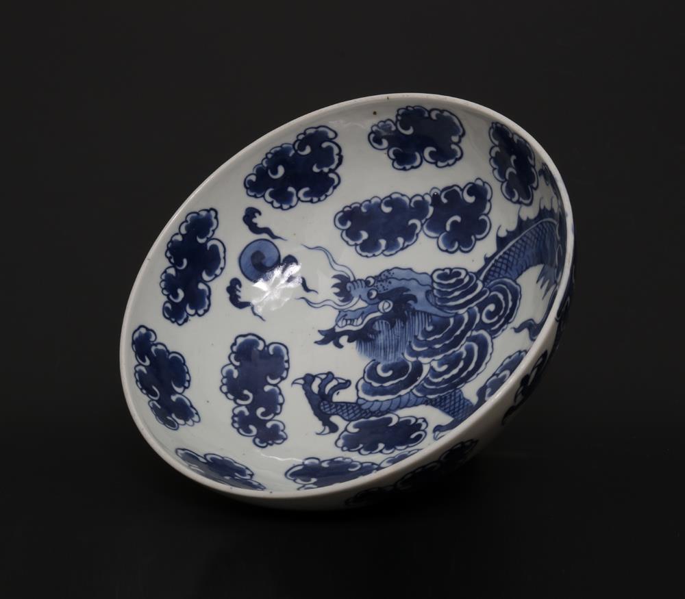 Chinese old porcelain bowls with blue and white porcelain bowl