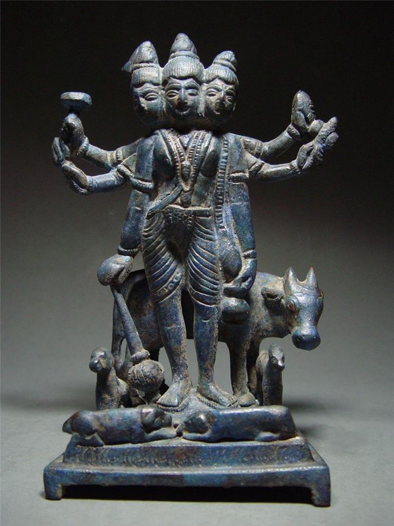 Bronce Estatua Dattatreya Dios Hindu Con 4 Perros Y Kamadhenu La Vaca Dotado 19th C Indian statues generally are made of brass or bronze, while thai statues of hindu gods are generally made in a deep bronze color. usd