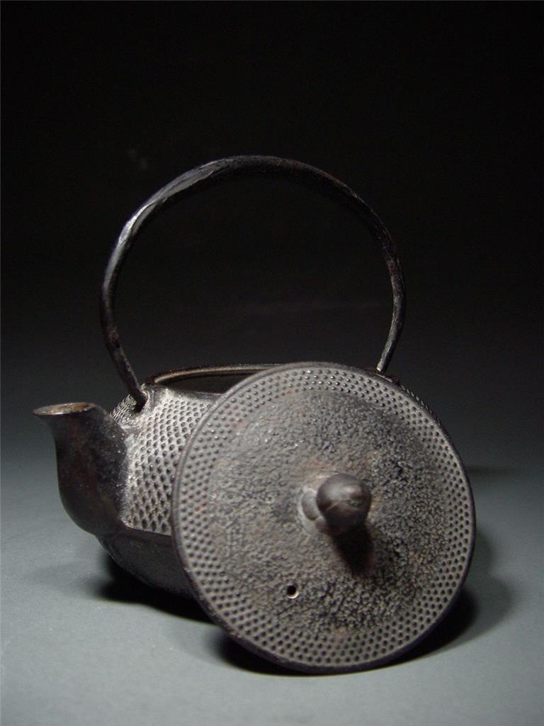 タイ古陶磁　緑釉　刻魚藻文水指　刻花文茶碗　時代箱付　C　R7773B タイ古陶磁 緑釉 刻魚藻文水指 刻花文茶碗 時代