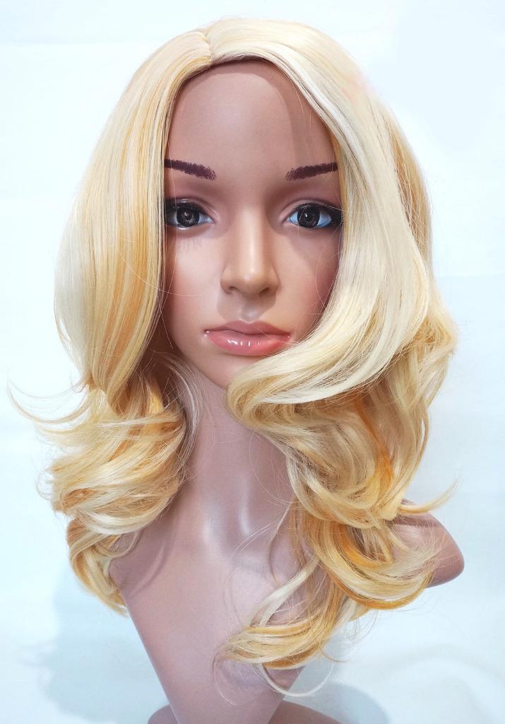 W20 Bleach Golden Blonde Mix Wavy Shoulder Mid Length Ladies Wig