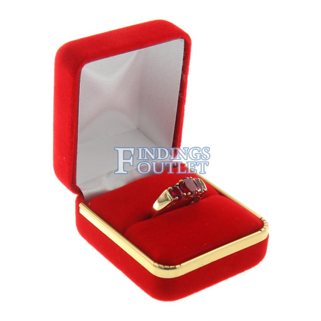 red engagement ring box