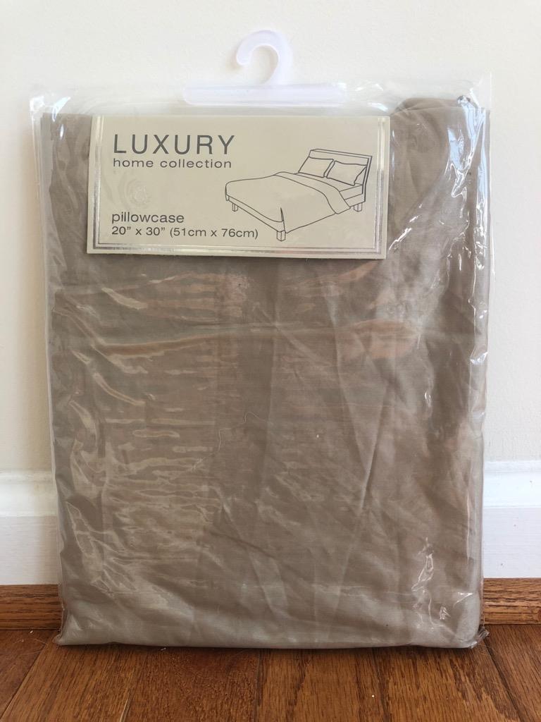 NIP Luxury Home Collection Pillowcase. Standard Size 20" x 30". - Picture 13 of 16