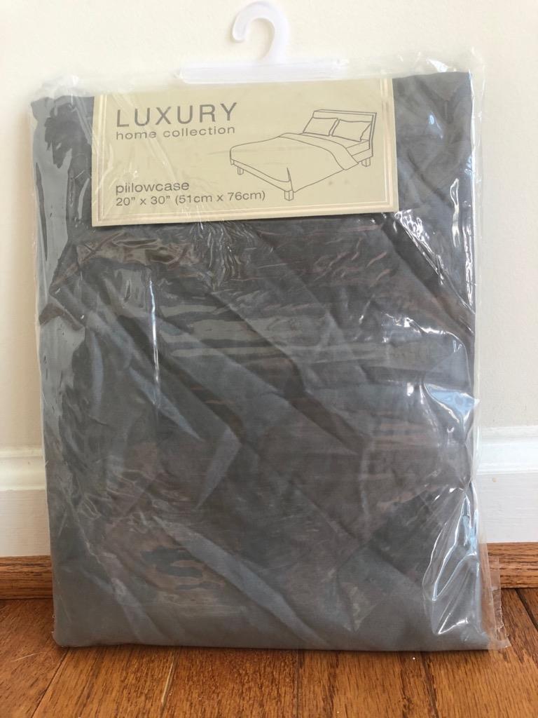 NIP Luxury Home Collection Pillowcase. Standard Size 20" x 30". - Picture 15 of 16