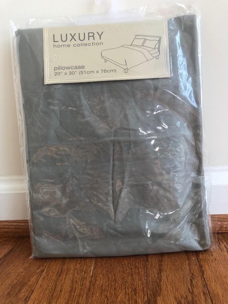 NIP Luxury Home Collection Pillowcase. Standard Size 20" x 30". - Picture 12 of 16