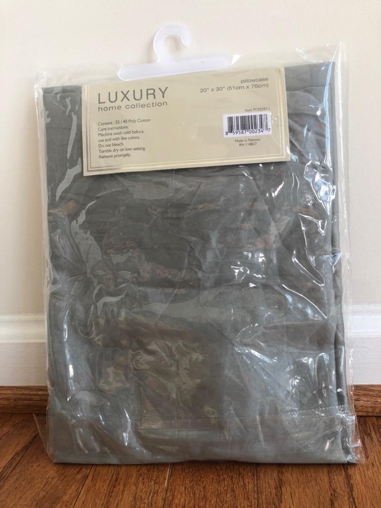 NIP Luxury Home Collection Pillowcase. Standard Size 20" x 30". - Picture 16 of 16