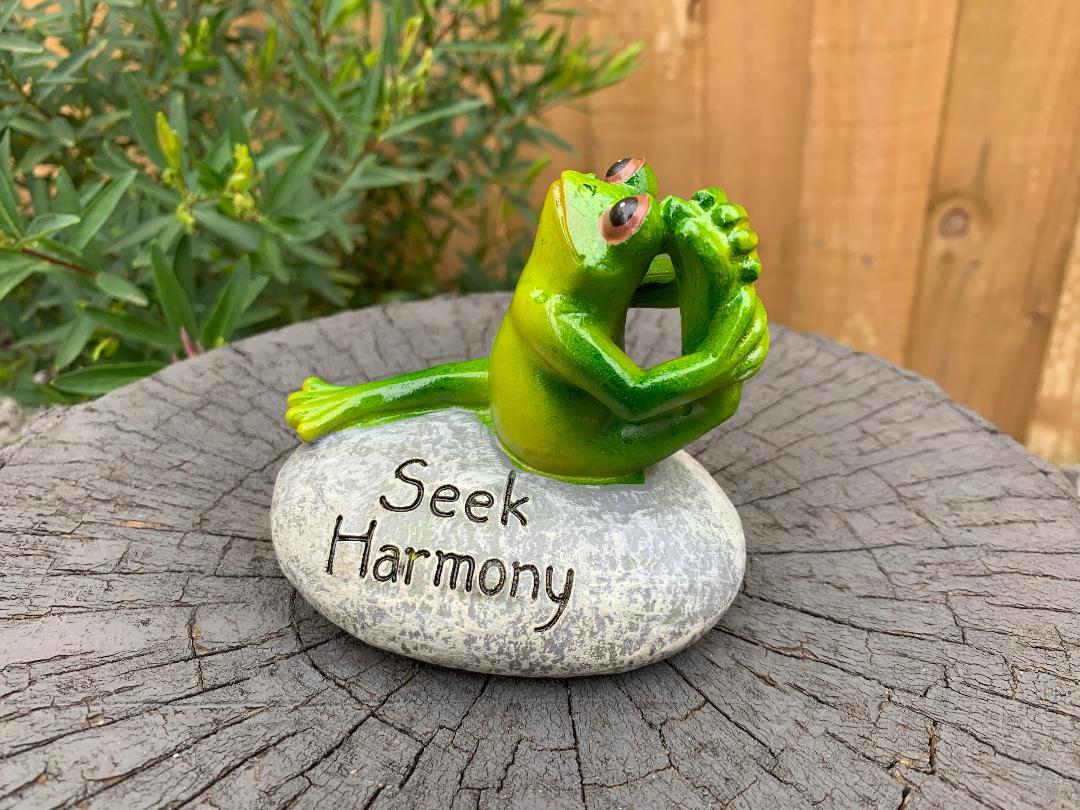 Frogs Decorative Yoga Frog on Stone Figurines Funny Garden Home Décor Ornament - Picture 7 of 11