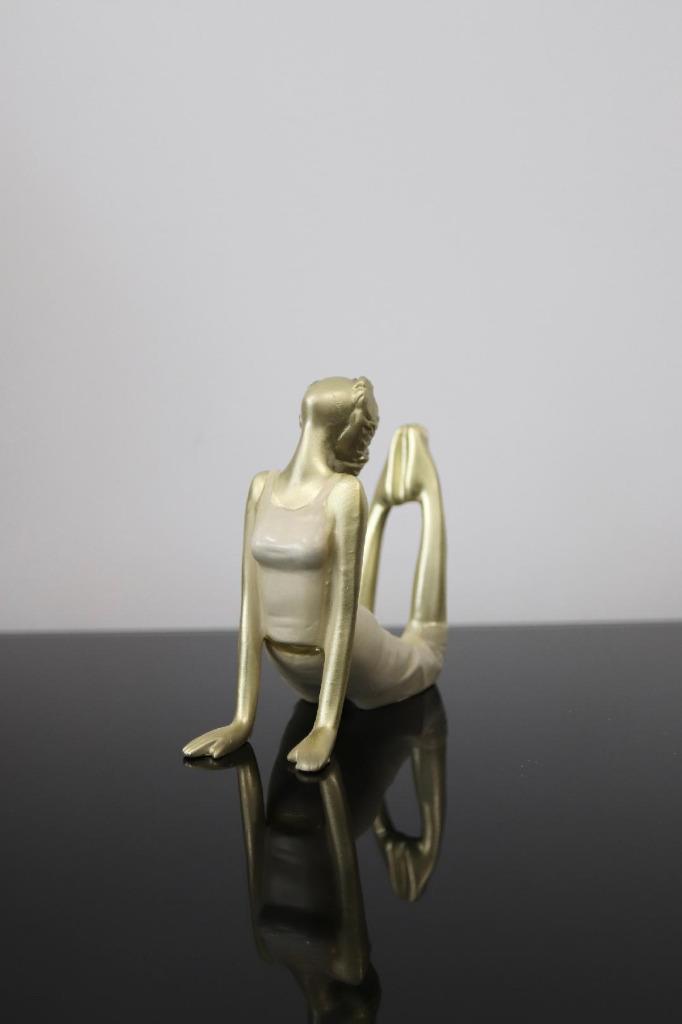 Meditation Lady Yoga Pose Statue Ladies Figurine Home Décor Ornament Cream Gold - Picture 10 of 10