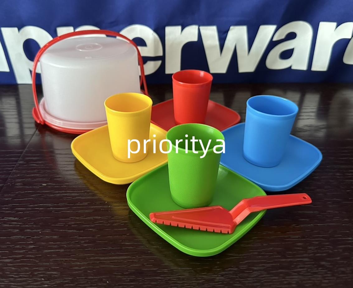 Tupperware Kid Toy 19Pc Mini Party Serve It Set Mug Pitcher