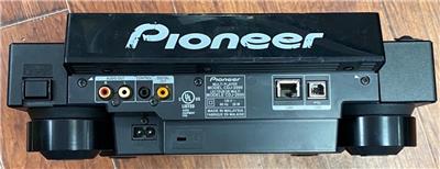 PIONEER CDJ-2000 MULTI PLAYER- UNTESTED SELLING FOR PARTS