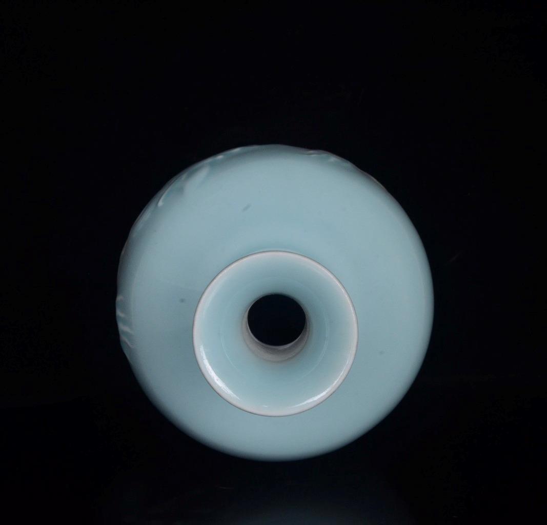 OLD RARE YELLOWISH GREEN GLAZE CHINESE PORCELAIN VASE KANGXI