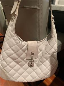【送料&関税込】Burberry Twist-lock Shoulder Bag Burberry Twist-lock Shoulder Bag | italist