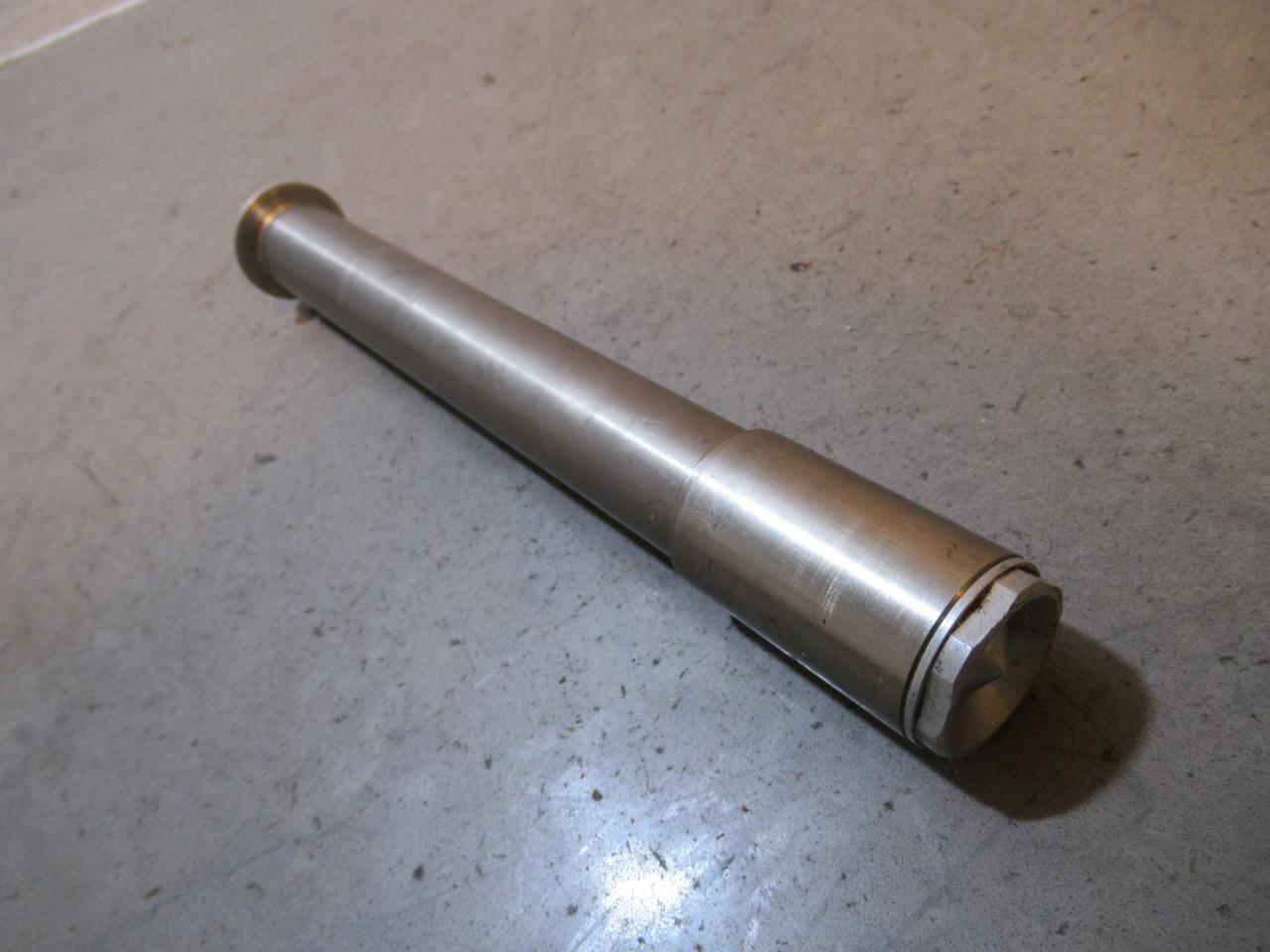 KTM 525 EXC Wheel Axle Shaft Front 2007
