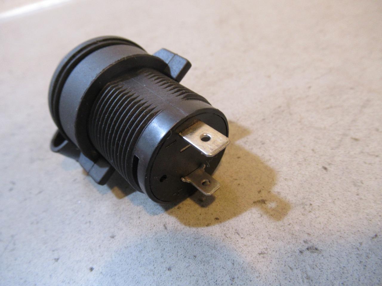 Arctic Cat M8000 Outlet 12V 2017