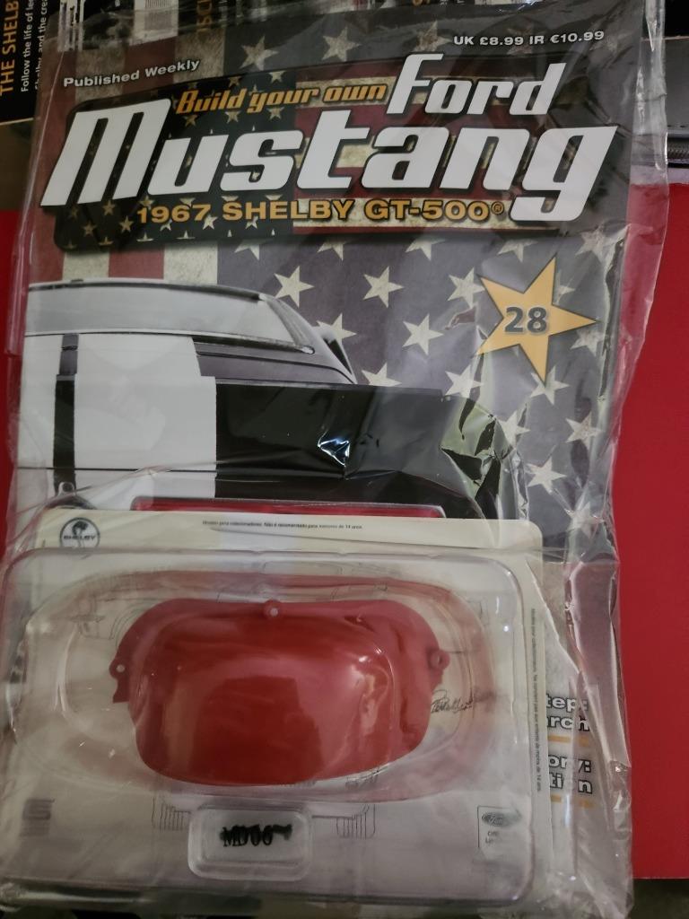 DEAGOSTINI Ford Mustang Shelby GT 500 1:8 - Foto 18 di 43