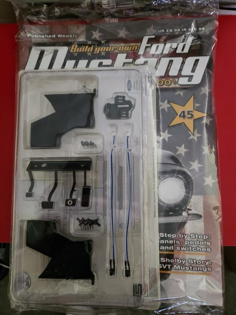 DEAGOSTINI Ford Mustang Shelby GT 500 1:8 - Foto 27 di 43