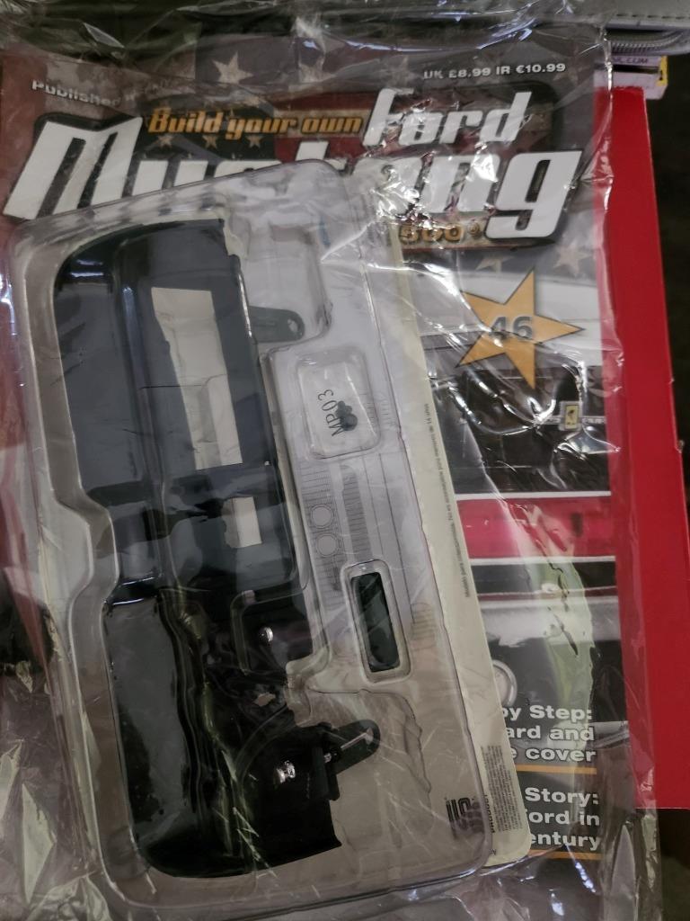 DEAGOSTINI Ford Mustang Shelby GT 500 1:8 - Foto 28 di 43
