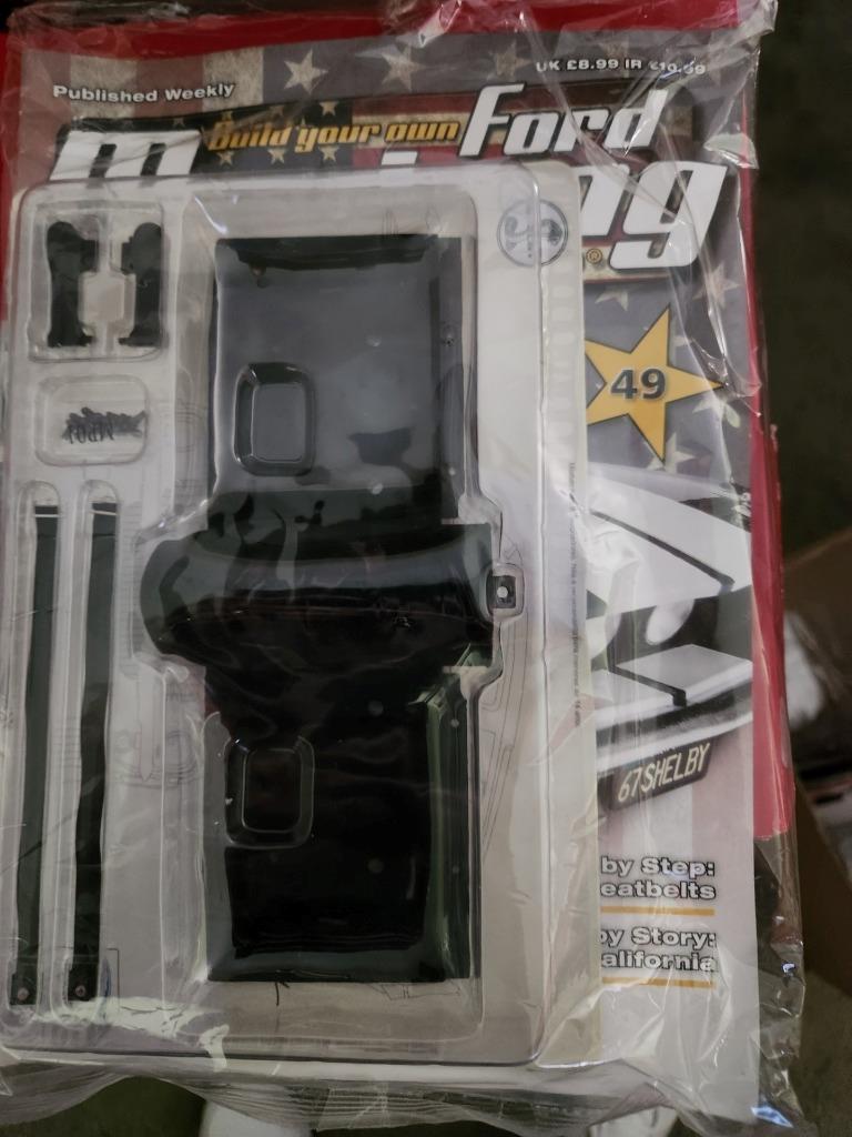 DEAGOSTINI Ford Mustang Shelby GT 500 1:8 - Foto 31 di 43