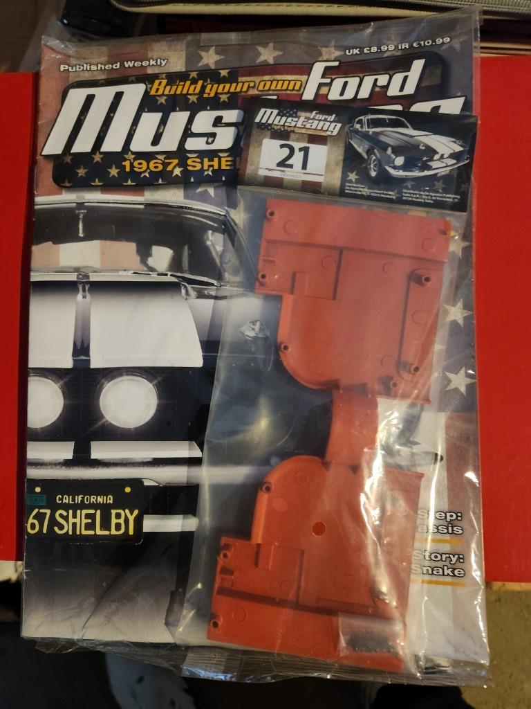 DEAGOSTINI Ford Mustang Shelby GT 500 1:8 - Foto 12 di 43