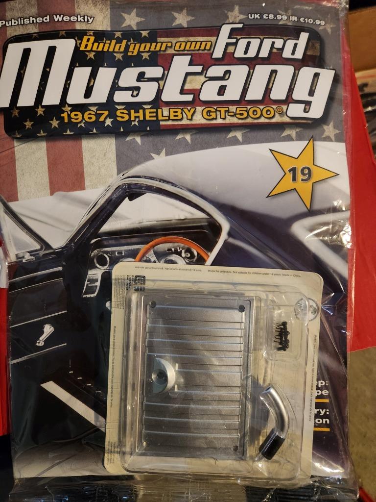 DEAGOSTINI Ford Mustang Shelby GT 500 1:8 - Foto 11 di 43