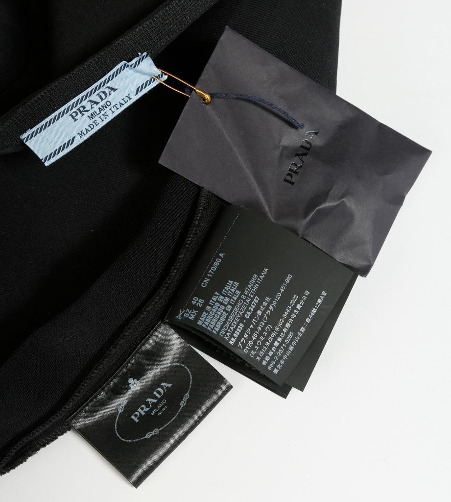 【PRADA】ストライプ柄 ベルト付きベスト関税込み SALE Black Prada Buckle medium leather handbag with double belt