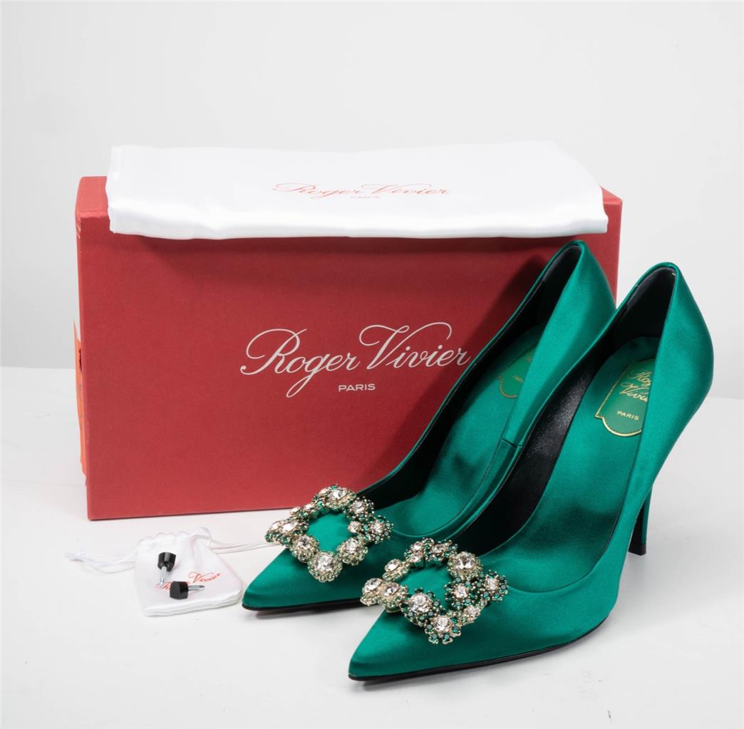 ROGER VIVIER ブレスレット FLOWER STRASS REWCO740200XMA2505 Roger Vivier Flower Strass Satin Pumps | Saks Fifth Avenue