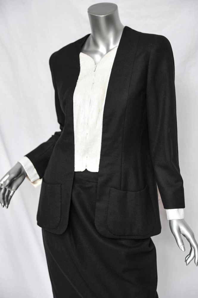 CHANEL *VINTAGE* Black+White SEQUIN TRIM Blazer/Jacket+Skirt SUIT SET 2 ...