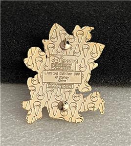 マリー　ディズニー　ピンバッジ　DSSH Limited 限定　クリスマス Disney DSF DSSH Aristocats Marie Tangled in Christmas Holiday