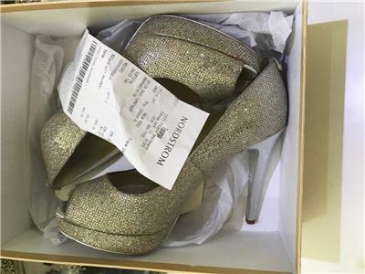 シューズ・サンダルその他 Michael Kors Woman Pumps Silver 40T5AOMS1M 040 MICHAEL Michael Kors Lolita Pointed-Toe Pumps, Silver Size