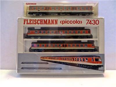 Nゲージ FLEISCHMANN piccolo 7334 機関車&客車セット N Scale Fleischmann Piccolo Set 7430 & Extra Car 7432 Handsome